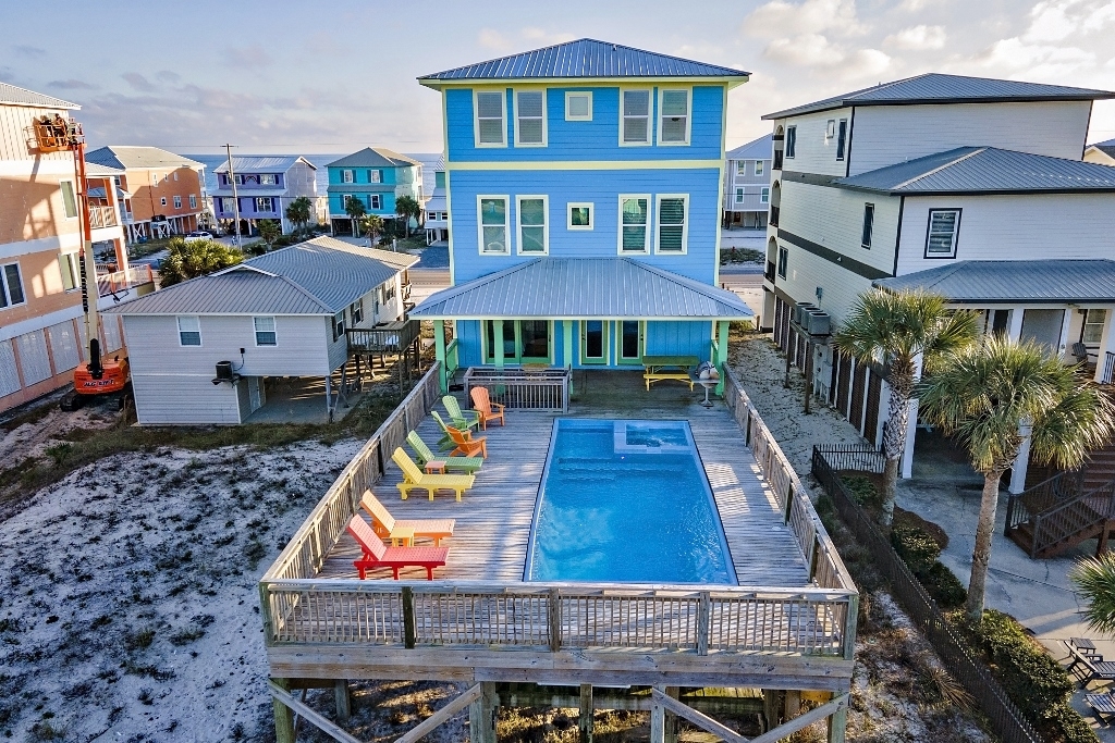 Nice & Breezy 12 Bedroom Gap Special for October 20-24